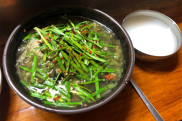 쌀쌀한 계절, 뱃사람들의 속을 든든히 채운 국밥 통영 시락국