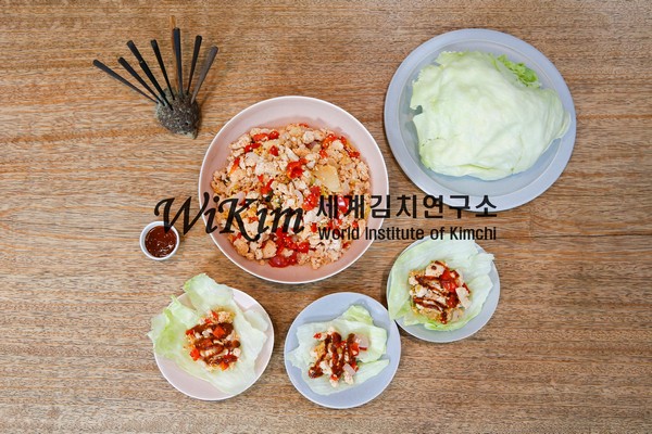 김치를 곁들인 치킨 양배추 쌈 레시피 조리순서 9-0