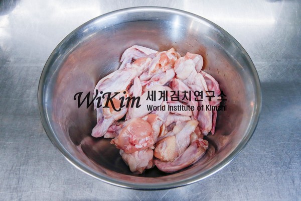 파인애플 김치 BBQ 소스와 치킨 윙 레시피 식재료 1.