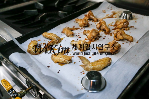 파인애플 김치 BBQ 소스와 치킨 윙 레시피 조리순서 9-0