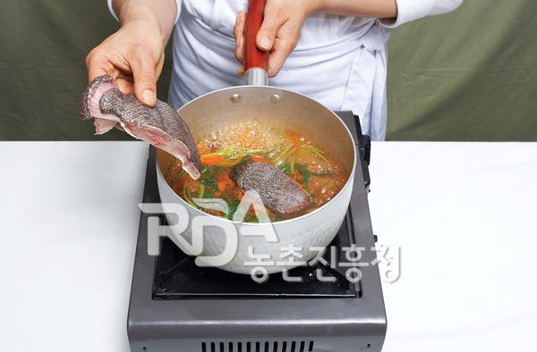 넙치아욱국 레시피 조리순서 5-1