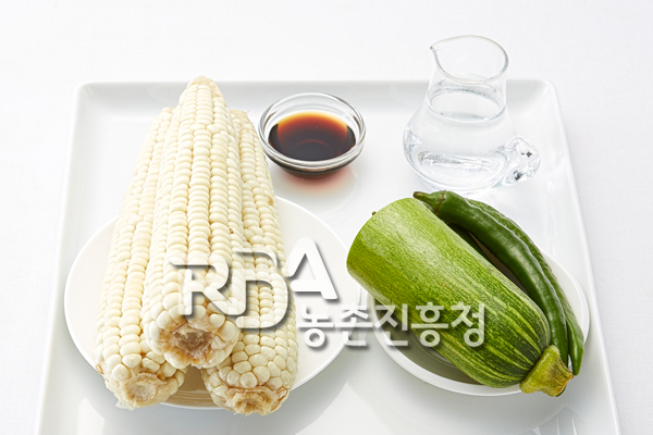 옥수수채소죽(옥수수풀어죽) 식재료